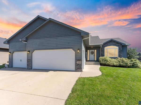 408 Adrianna Ave, Harrisburg, SD 57032