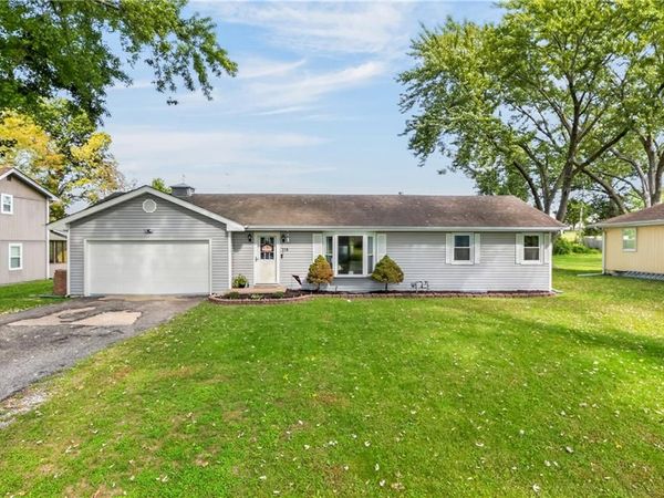 114 W 8th Street, Kearney, MO 64060