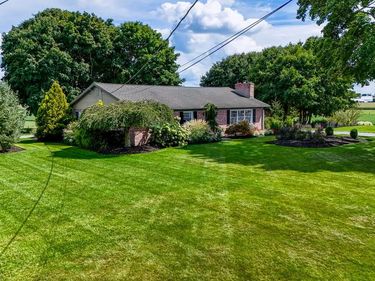 123 N GROFFDALE ROAD, NEW HOLLAND, PA 17557