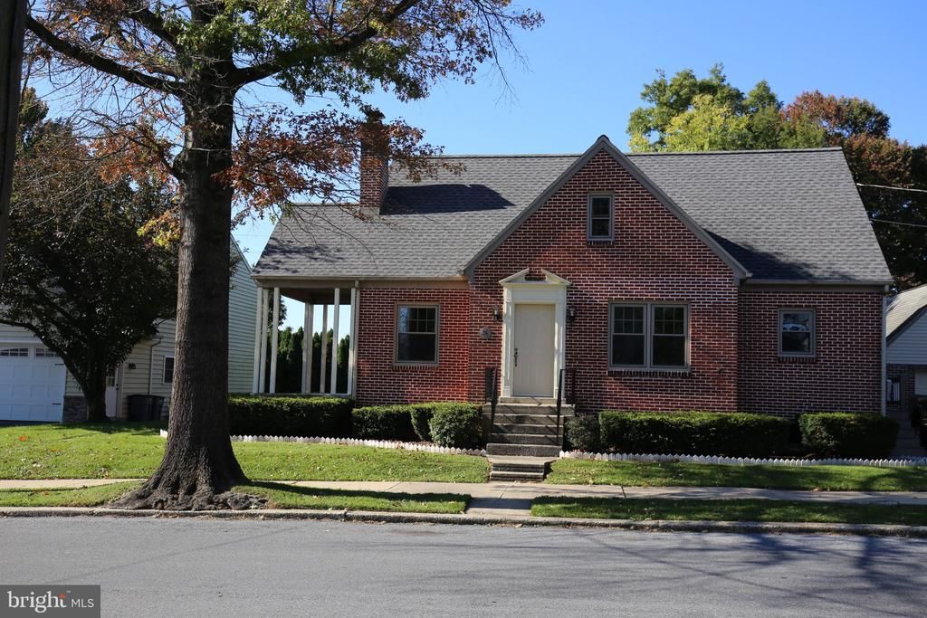 26 N PENN STREET, MANHEIM, PA 17545