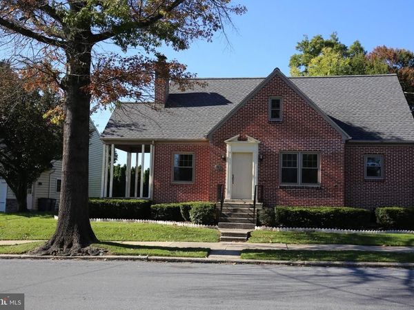 26 N PENN STREET, MANHEIM, PA 17545