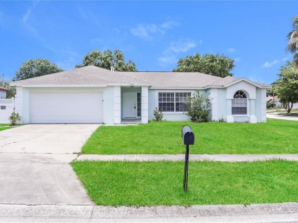 15926 HIDDEN LAKE CIRCLE , CLERMONT, FL 34711