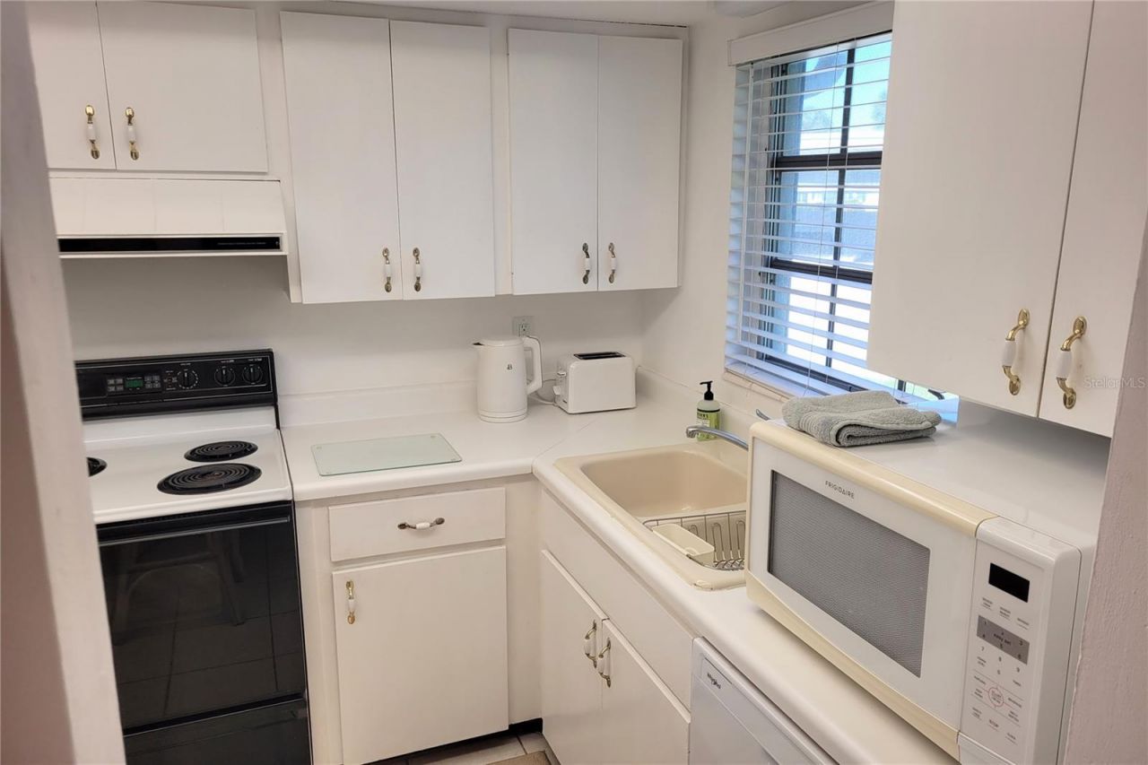 2609 Golf Course Drive , Unit 403, Sarasota, FL 34234 Photo