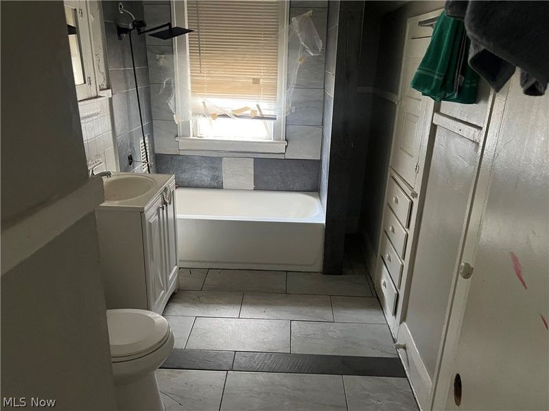 11510 Shadeland Avenue, Cleveland, OH 44108 Photo 12