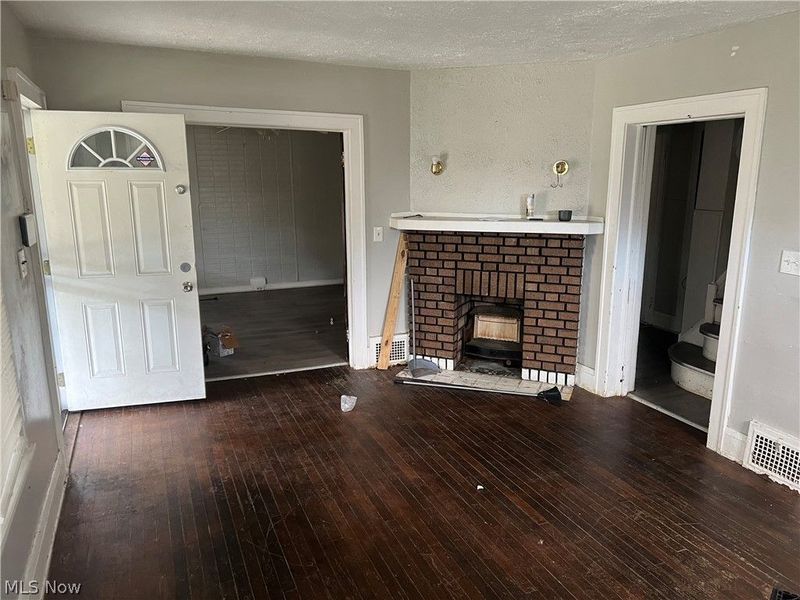 11510 Shadeland Avenue, Cleveland, OH 44108 Photo 4