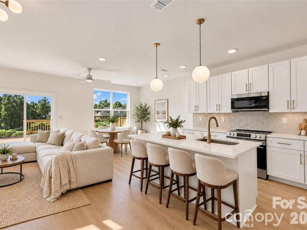 509 Oak Street , Mooresville, NC 28115