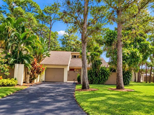242 WOOD DALE Drive, Wellington, FL 33414