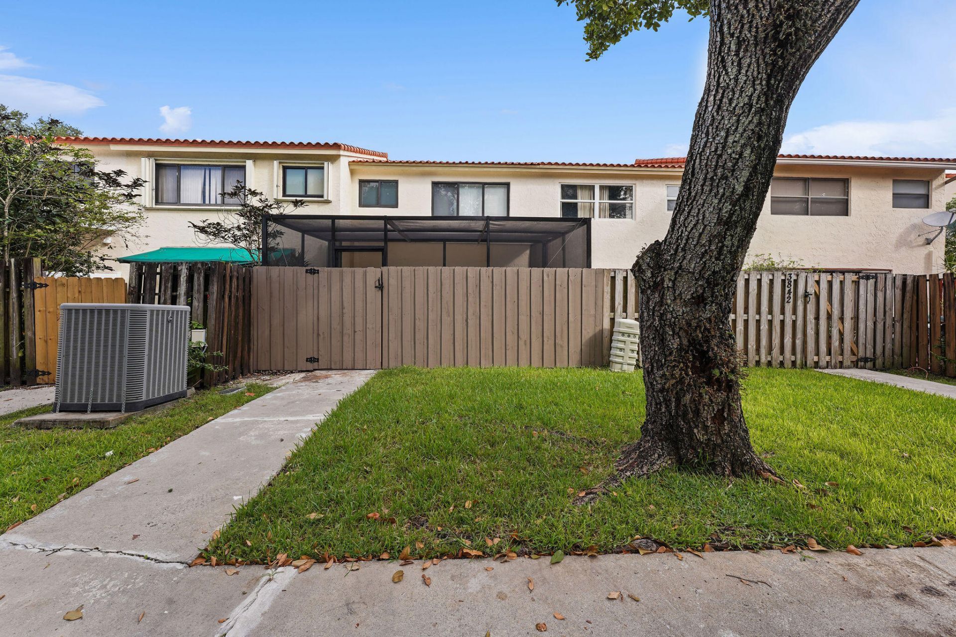 3844 Atlanta Street, Hollywood, FL 33021 Photo