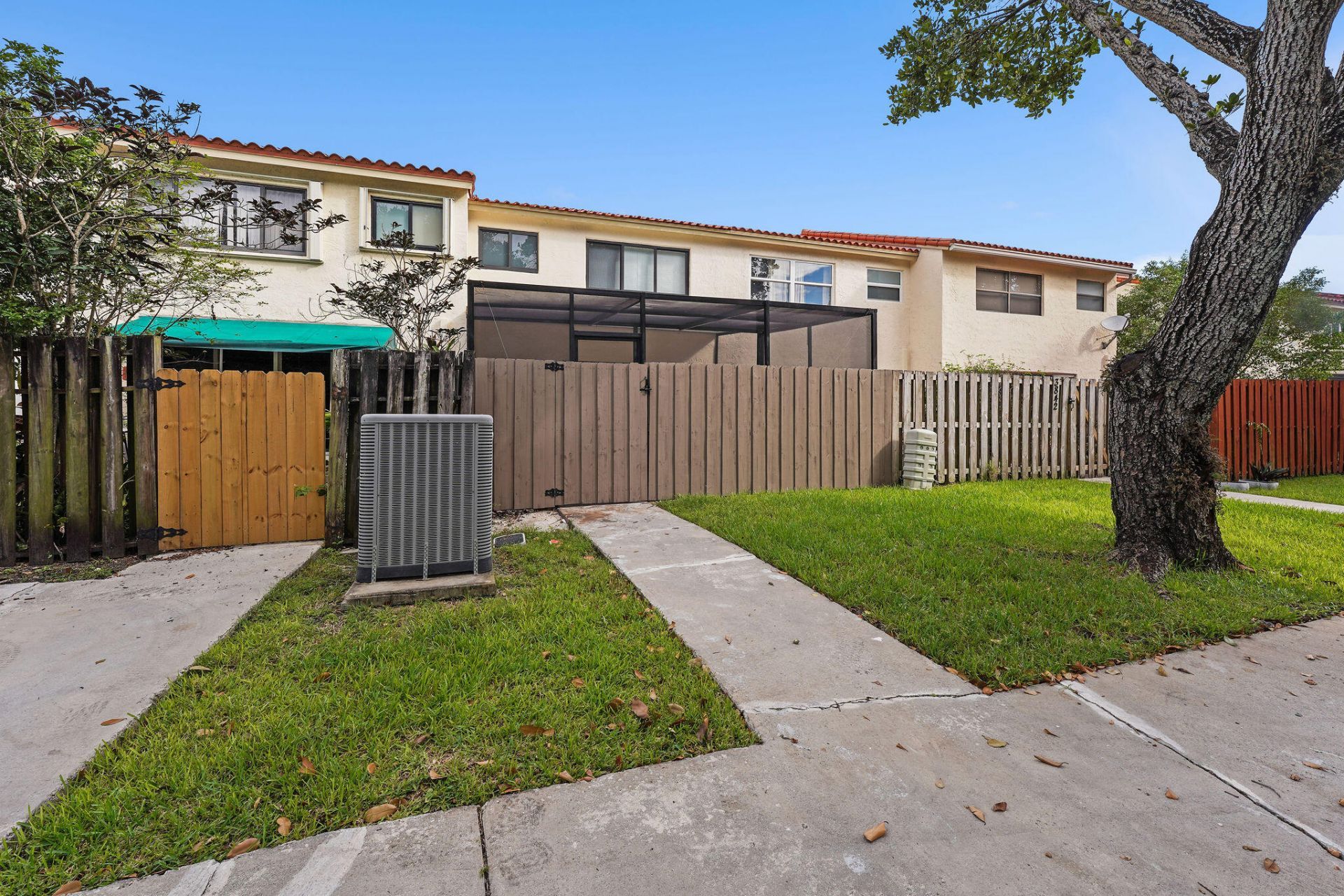 3844 Atlanta Street, Hollywood, FL 33021 Photo