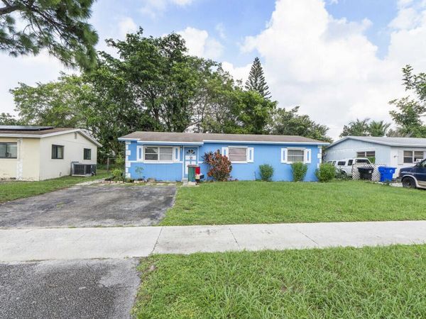 7207 SW 4th Court, North Lauderdale, FL 33068