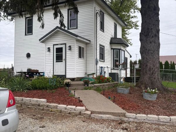 109 S Taylor Street, Mount Hope, WI 53816
