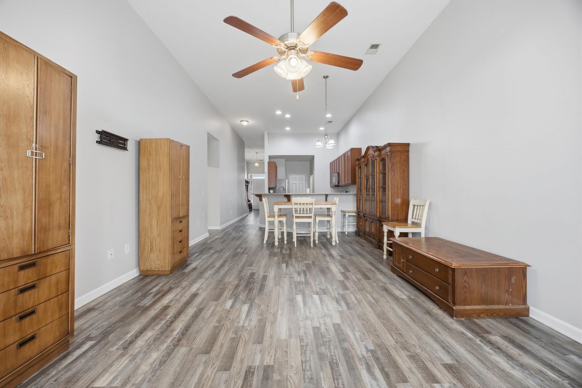 3302 Volterra Way Photo 6