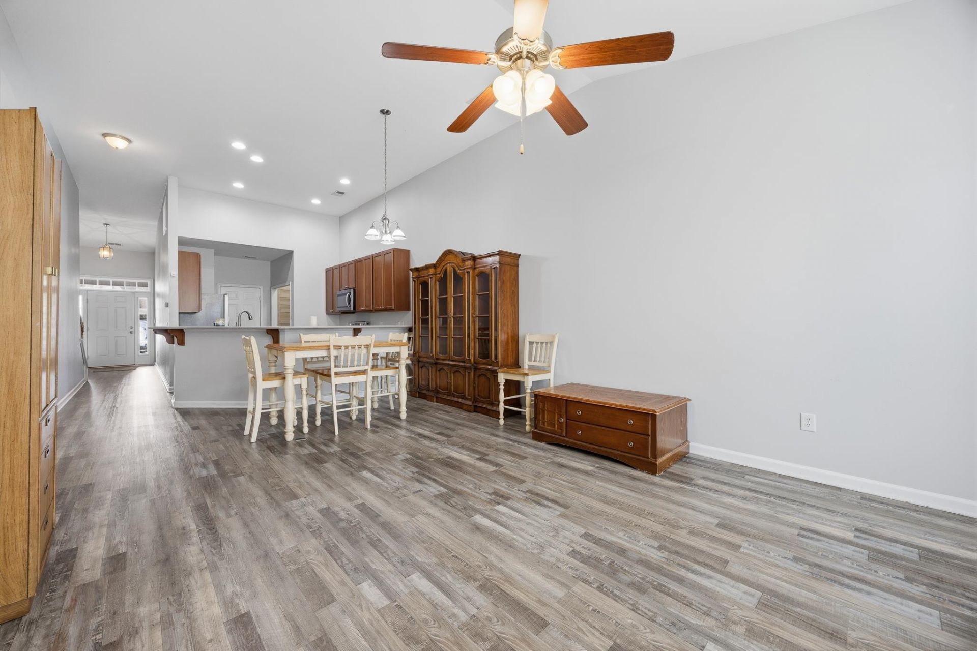 3302 Volterra Way Photo 8
