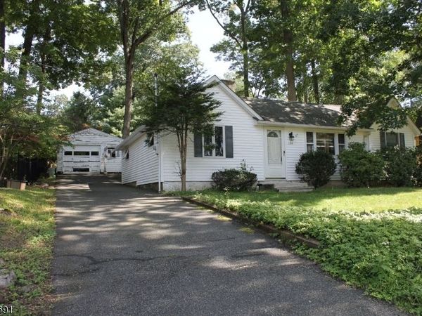 124 New Jersey Ave, Jefferson, NJ 07849
