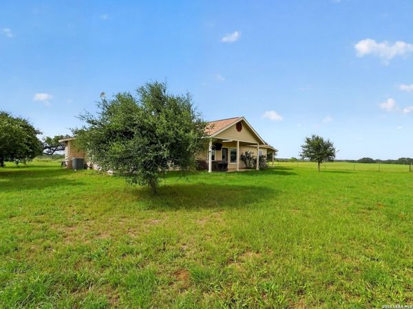 2217 county road 412, Stockdale, TX 78160