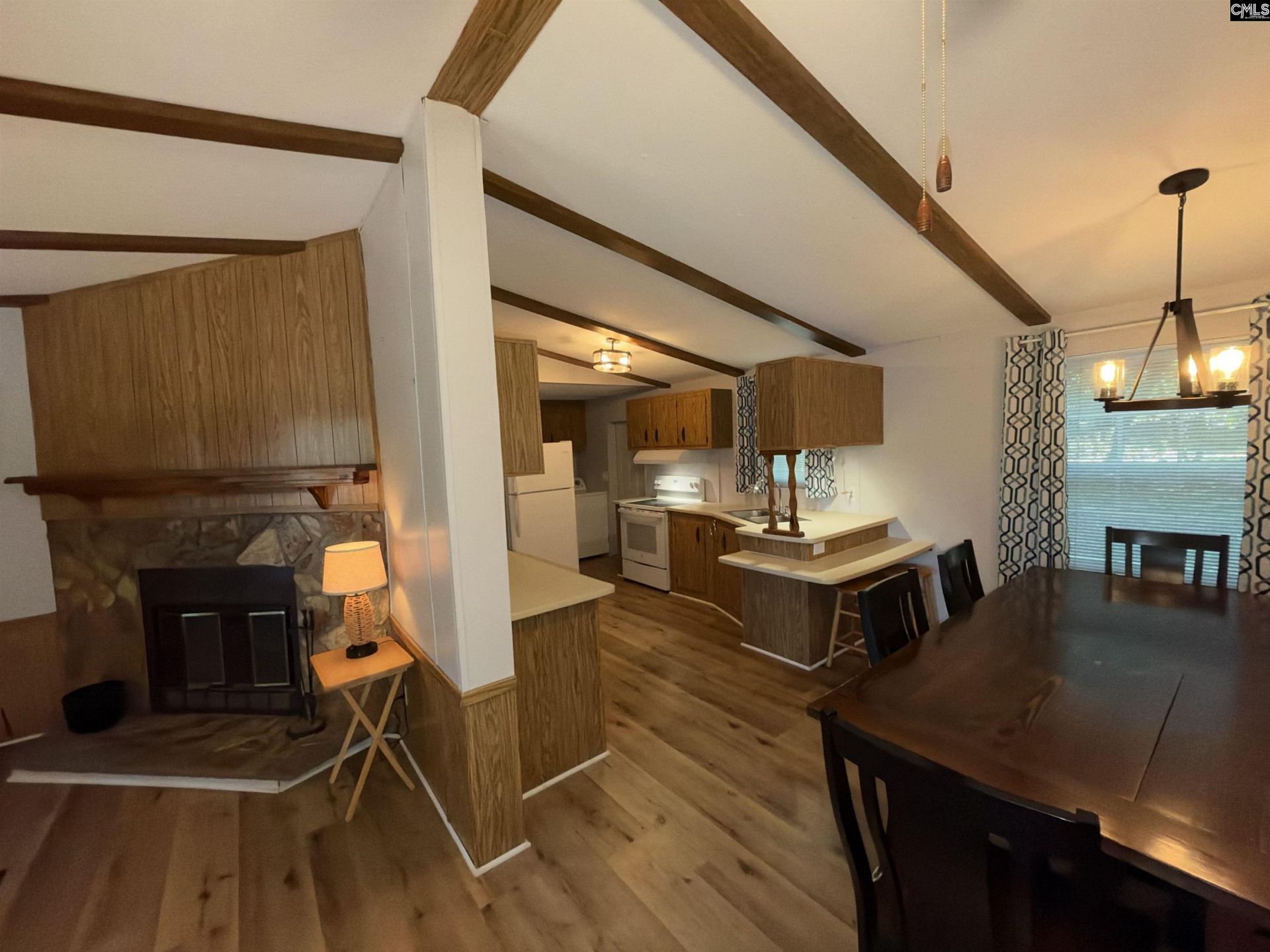 938 Blacksgate E Photo 10