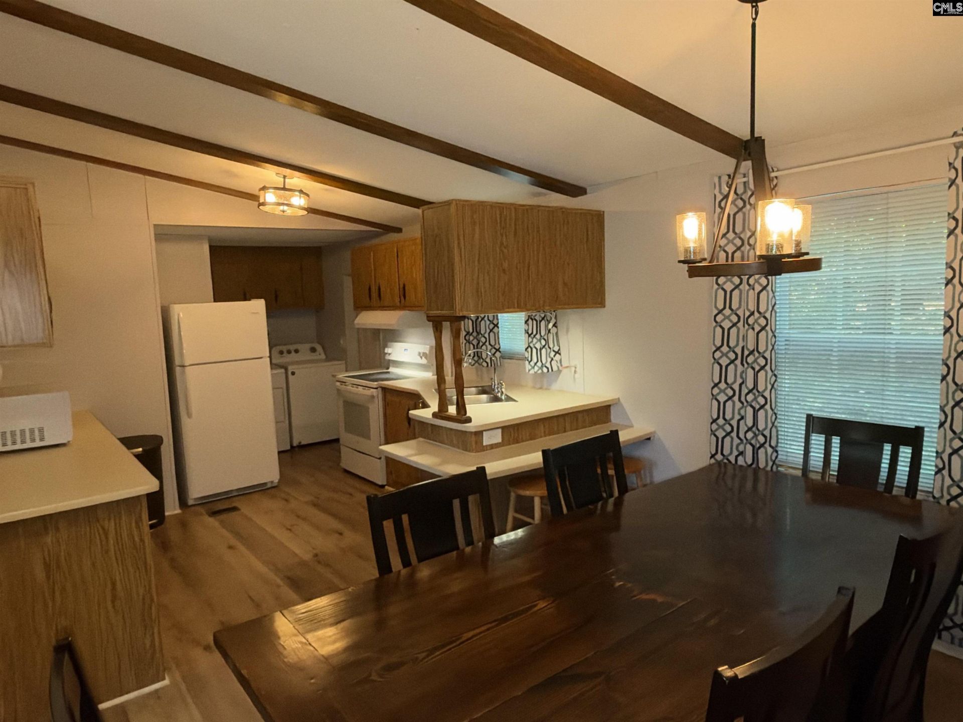 938 Blacksgate E Photo 11