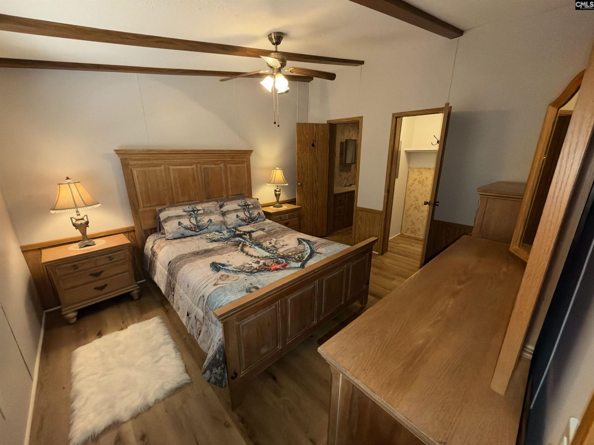 938 Blacksgate E Photo 15