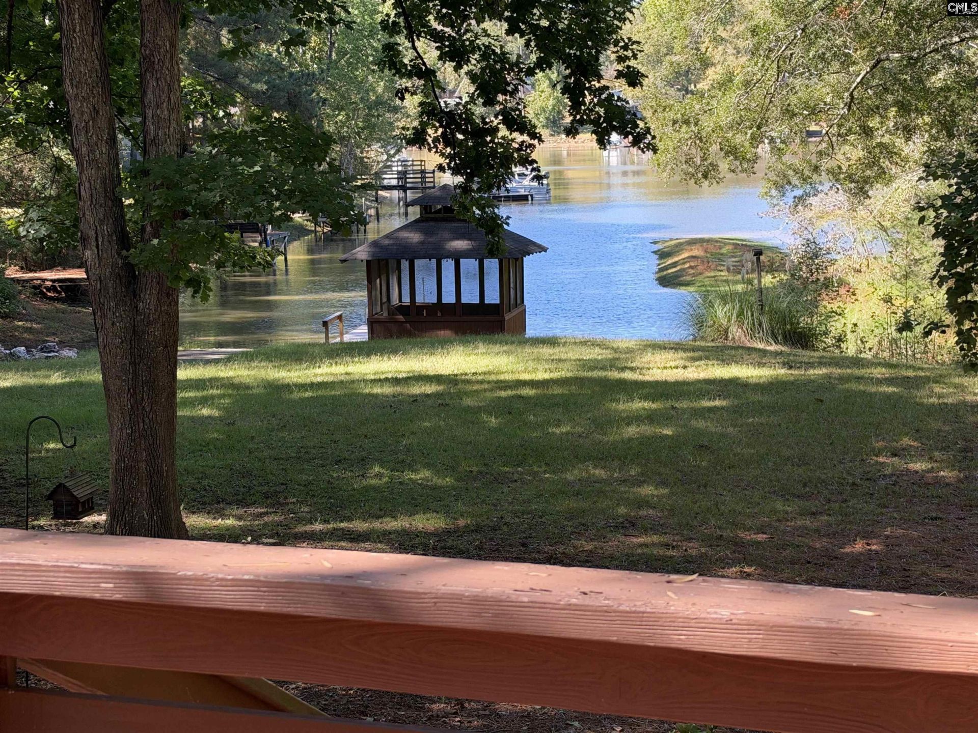 938 Blacksgate E Photo 5