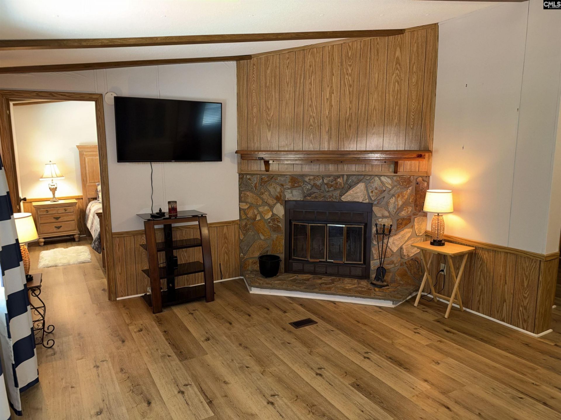 938 Blacksgate E Photo 8