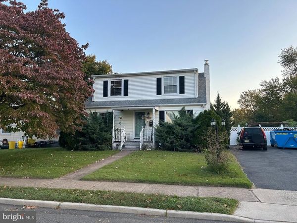 4 ABBEY PLACE, HAMILTON, NJ 08610