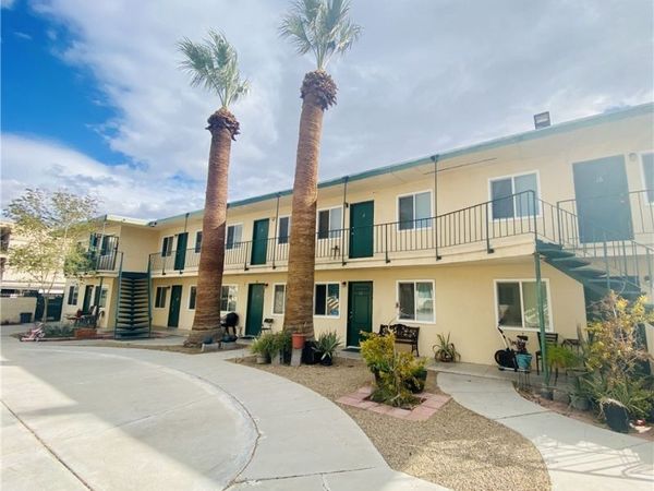 3772 Royal Crest Street , Unit 18, Las Vegas, NV 89119