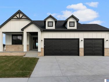 2540 S 102nd Street, Lincoln, NE 68520