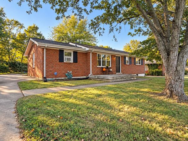 808 Glendale Dr , Clarksville, TN 37043