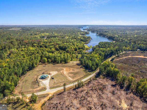 2743 Lake Sinclair Dr, Sparta, GA 31087