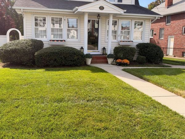 992 Davison Place , Baldwin, NY 11510