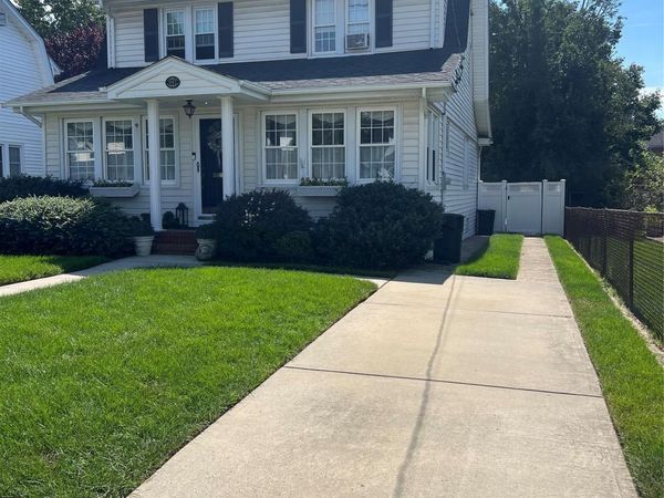 992 Davison Place , Baldwin, NY 11510