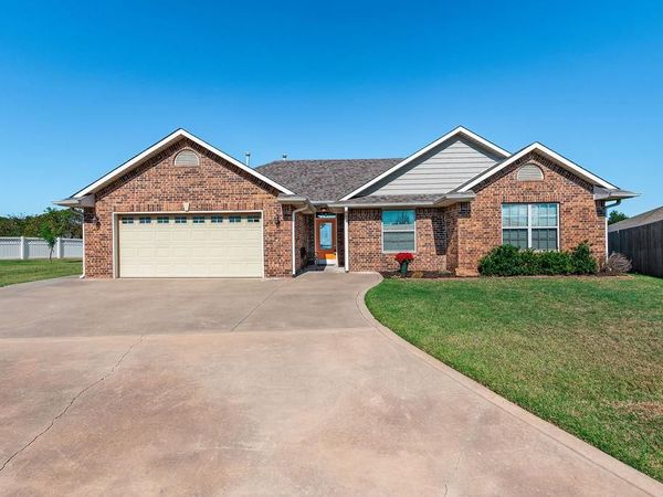 2305 Crooked Oak Court, Shawnee, OK 74804