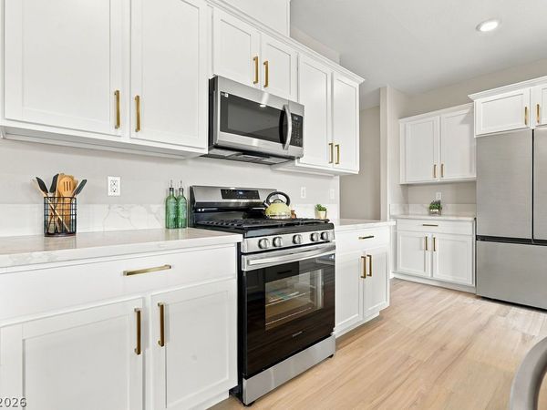 7246 Dazzle Point Street, North Las Vegas, NV 89084