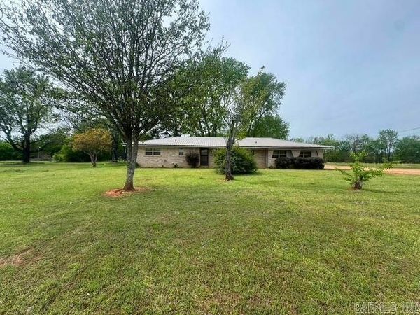 745 Pump Springs Road , Nashville, AR 71852