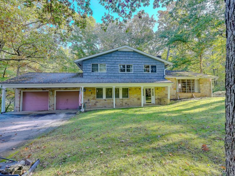 9408 Robinhood Circle, Westerville, OH 43082 Photo 3