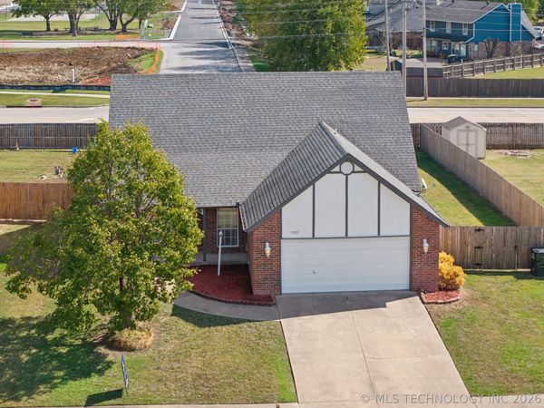 7929 N 128th East Avenue, Owasso, OK 74055