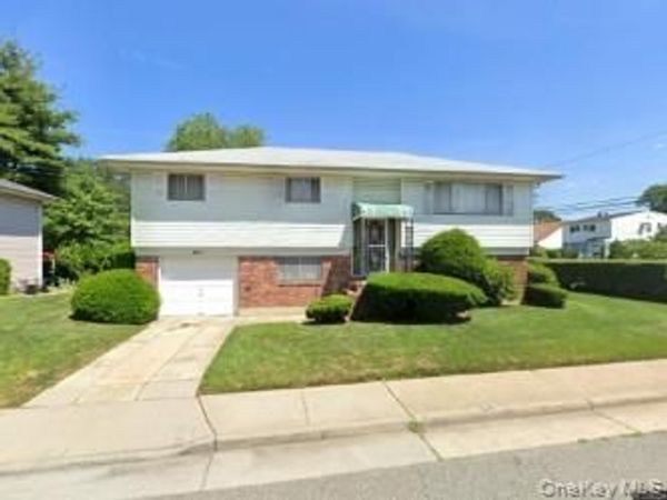 9 Gertrude Street , Hempstead, NY 11550