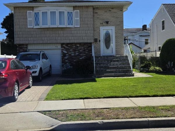 16 Angevine Avenue , Hempstead, NY 11550