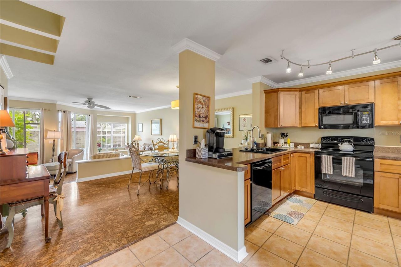 636 Maple Oak Circle, Unit 107, Altamonte Springs, FL 32701 Photo
