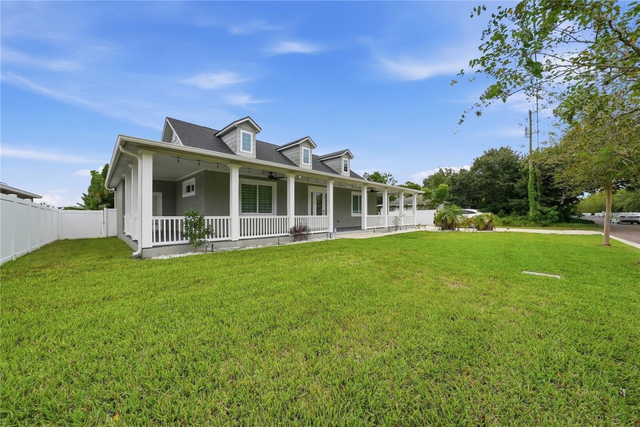 608 4th Street Sw, Largo, FL 33770 Main Photo