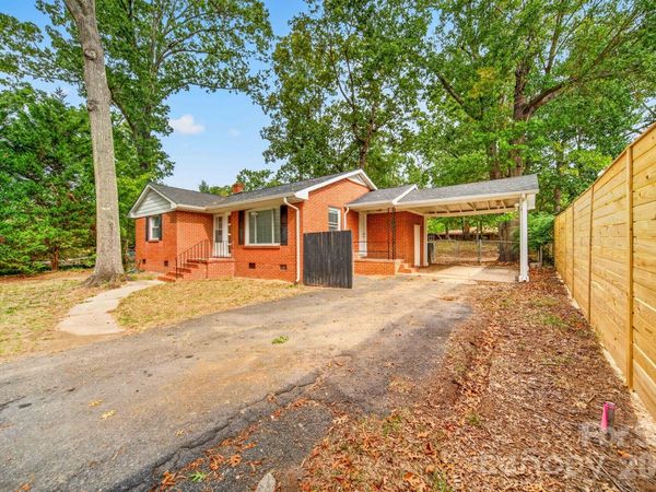 706 Brian Circle , Pineville, NC 28134