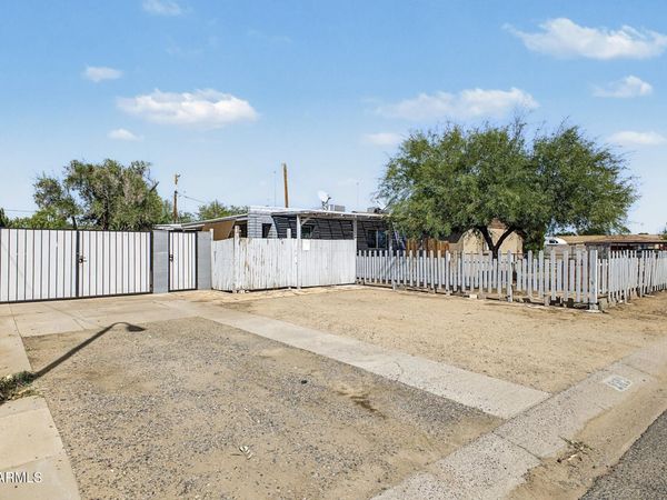 2522 W HAYWARD Avenue, Phoenix, AZ 85051