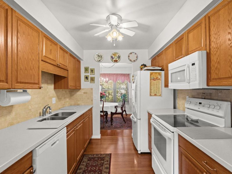 537 Woodingham Place, Unit 2B, Columbus, OH 43213 Photo 9