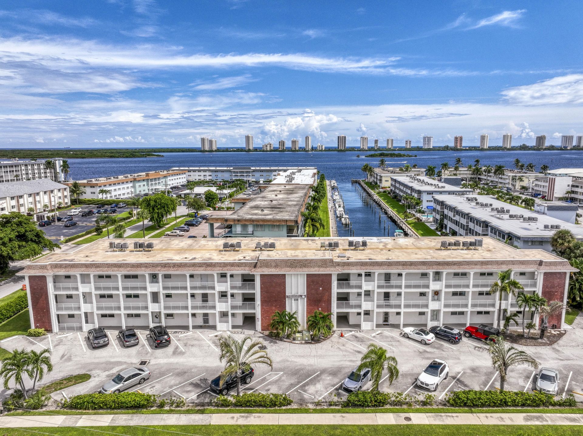 236 Castlewood Drive, Unit 205, North Palm Beach, FL 33408 Photo