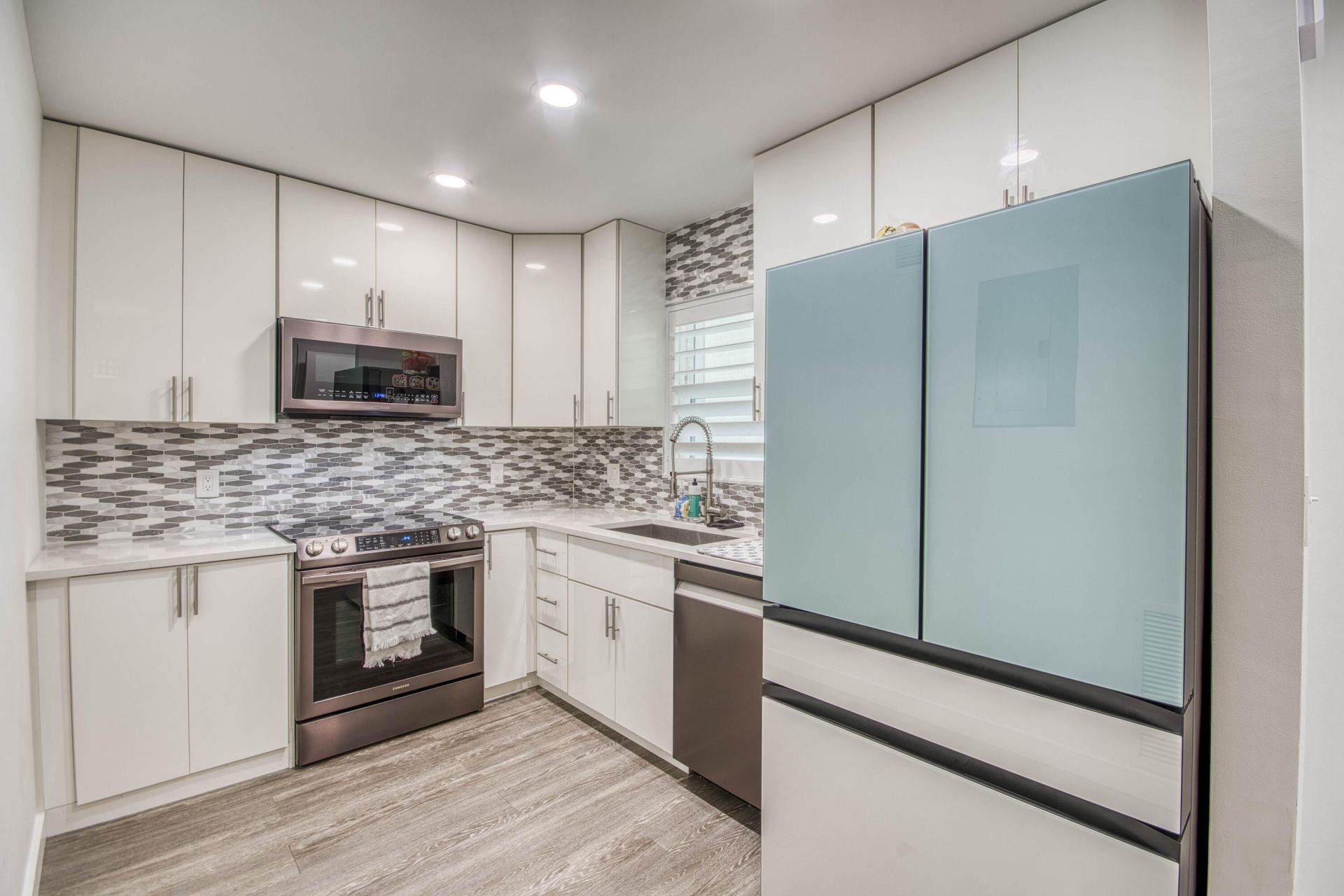 236 Castlewood Drive, Unit 205, North Palm Beach, FL 33408 Photo