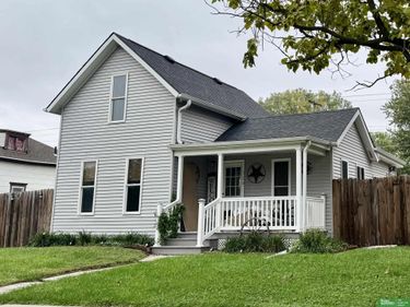 320 N Iowa Avenue, York, NE 68467
