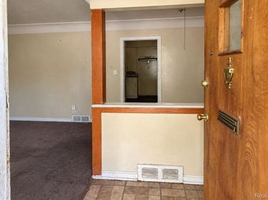 2947 Mackin Road , Flint, Mi 48504