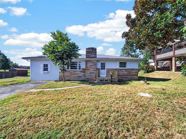 509 N King Street , Burkesville, KY 42717