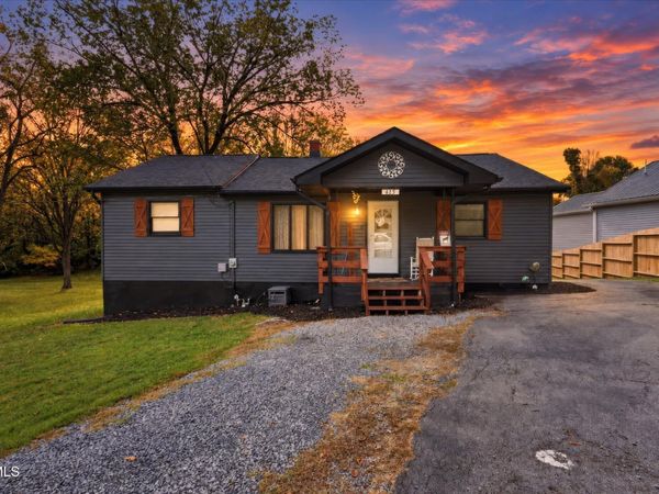 415 Hammond Avenue, Mount Carmel, TN 37645