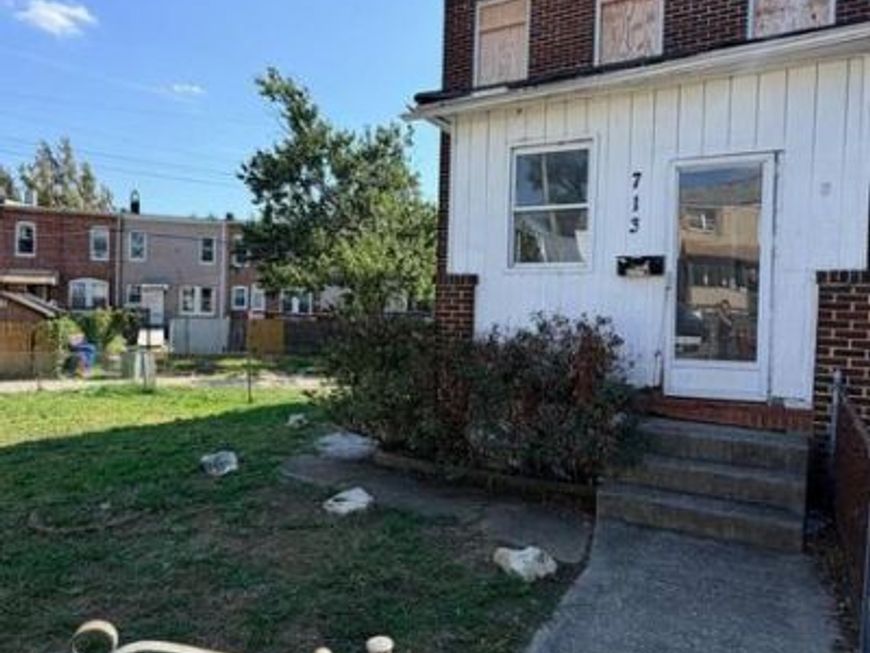 713 E Pontiac Avenue, Baltimore, MD 21225 Main Photo